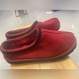 Red Used uggz good condition